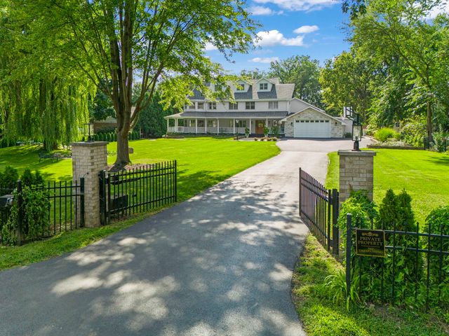 8S452 Bell Drive, Naperville, IL 60565