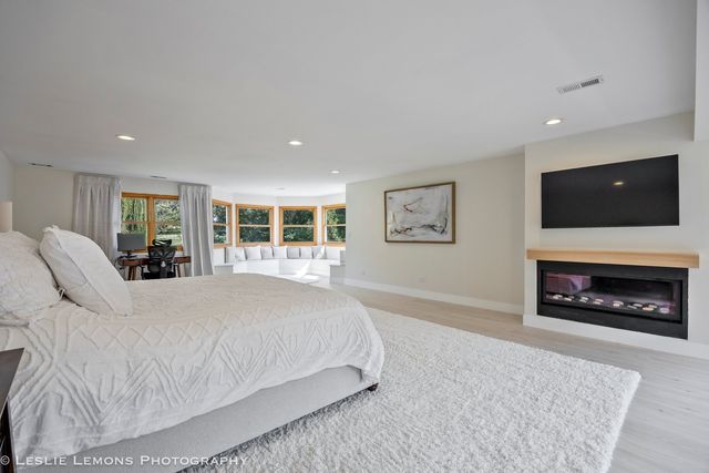 8S452 Bell Drive, Naperville, IL 60565