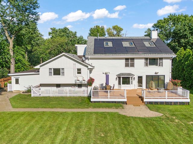 8S452 Bell Drive, Naperville, IL 60565