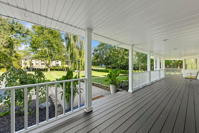 8S452 Bell Drive, Naperville, IL 60565