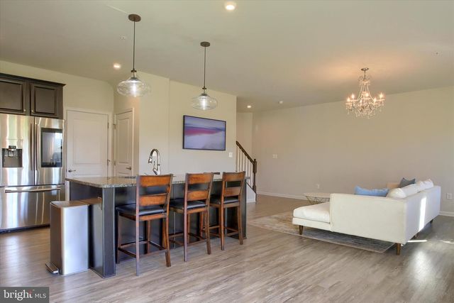 4264 SECRETARIAT ST., Harrisburg, PA 17112