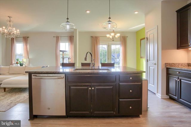 4264 SECRETARIAT ST., Harrisburg, PA 17112
