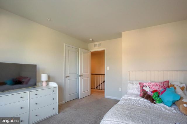 4264 SECRETARIAT ST., Harrisburg, PA 17112