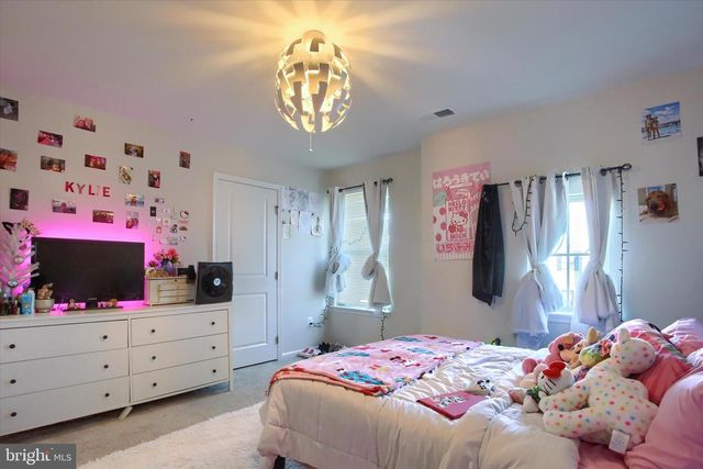 4264 SECRETARIAT ST., Harrisburg, PA 17112