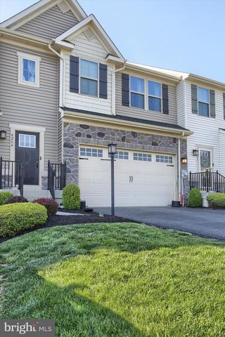4264 SECRETARIAT ST., Harrisburg, PA 17112