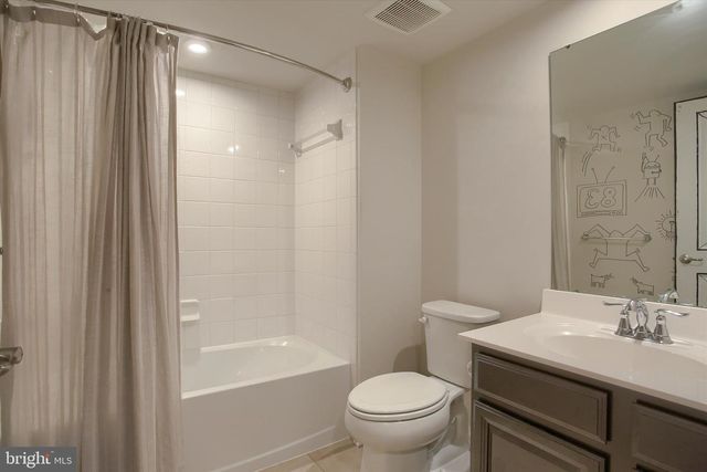 4264 SECRETARIAT ST., Harrisburg, PA 17112