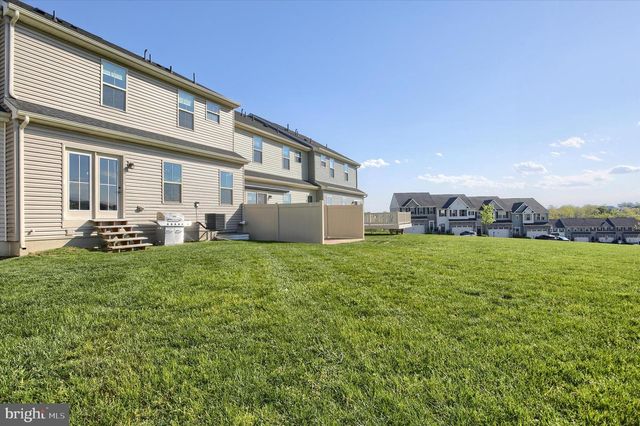 4264 SECRETARIAT ST., Harrisburg, PA 17112