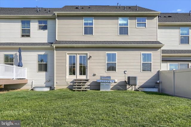 4264 SECRETARIAT ST., Harrisburg, PA 17112