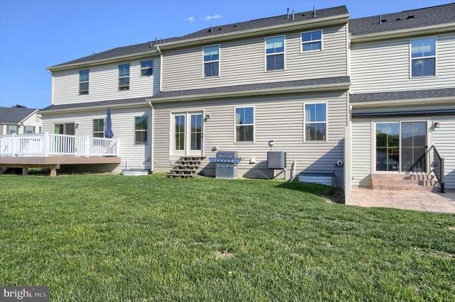 4264 SECRETARIAT ST., Harrisburg, PA 17112