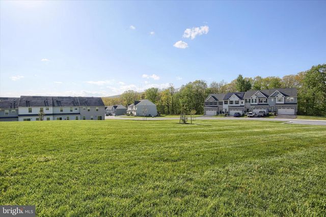 4264 SECRETARIAT ST., Harrisburg, PA 17112