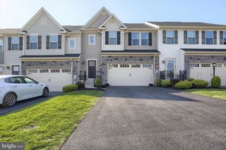 4264 SECRETARIAT ST., Harrisburg, PA 17112