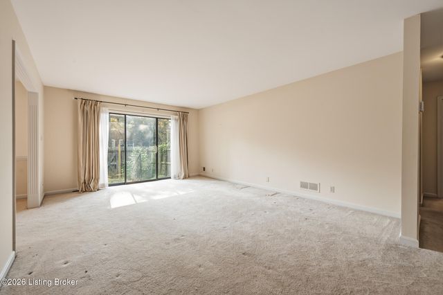 1029 Burning Springs Cir, Louisville, KY 40223