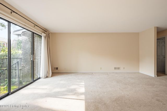 1029 Burning Springs Cir, Louisville, KY 40223