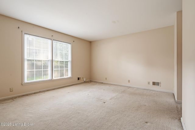 1029 Burning Springs Cir, Louisville, KY 40223