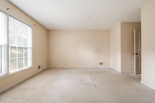 1029 Burning Springs Cir, Louisville, KY 40223