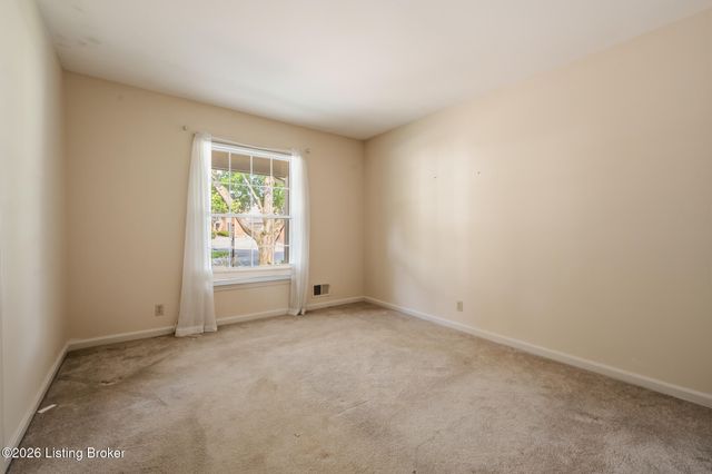1029 Burning Springs Cir, Louisville, KY 40223