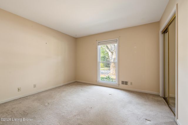 1029 Burning Springs Cir, Louisville, KY 40223