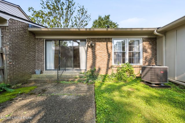 1029 Burning Springs Cir, Louisville, KY 40223