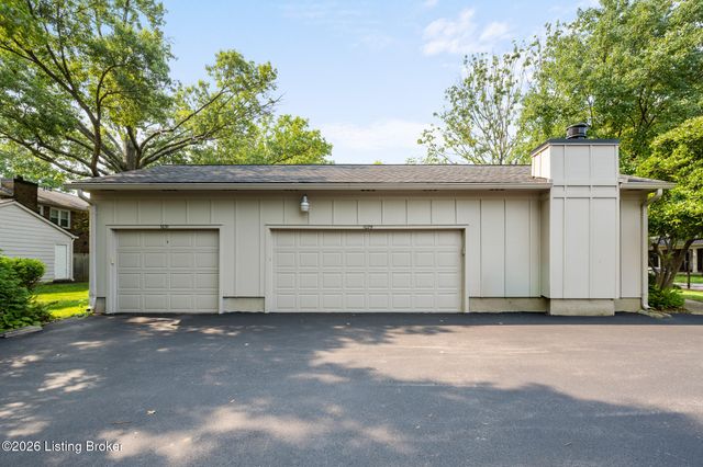 1029 Burning Springs Cir, Louisville, KY 40223