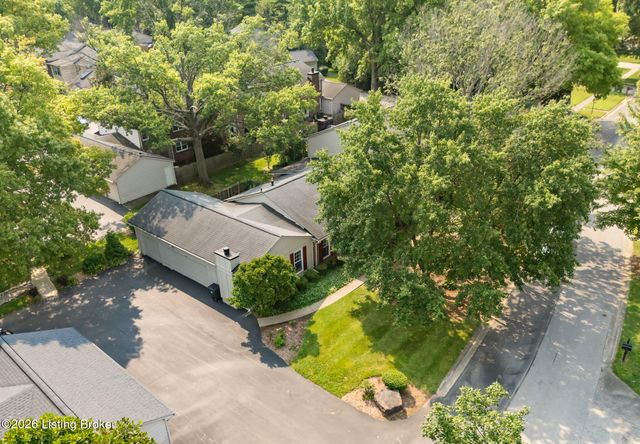 1029 Burning Springs Cir, Louisville, KY 40223