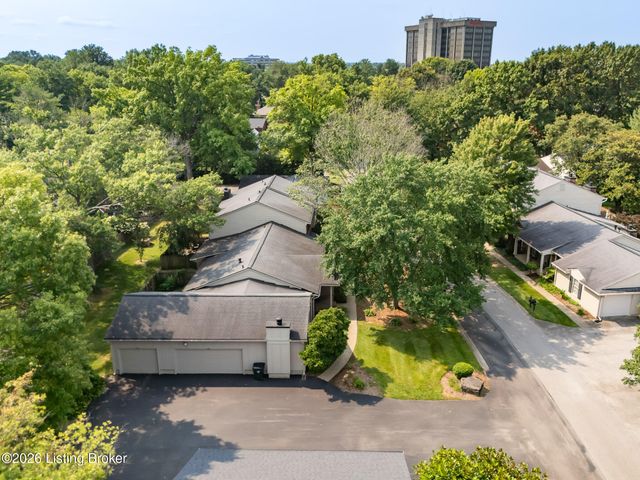 1029 Burning Springs Cir, Louisville, KY 40223