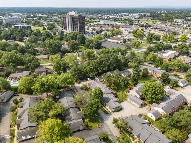 1029 Burning Springs Cir, Louisville, KY 40223