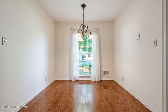 1029 Burning Springs Cir, Louisville, KY 40223