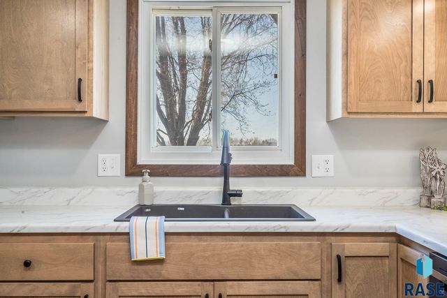 1000 N Six Mile Rd, Sioux Falls, SD 57110