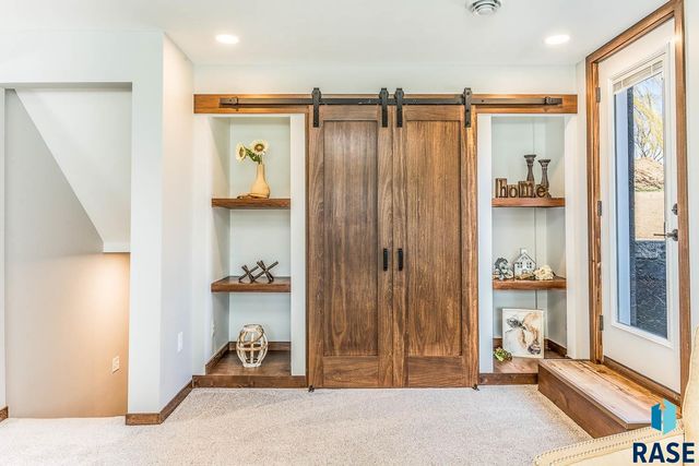 1000 N Six Mile Rd, Sioux Falls, SD 57110