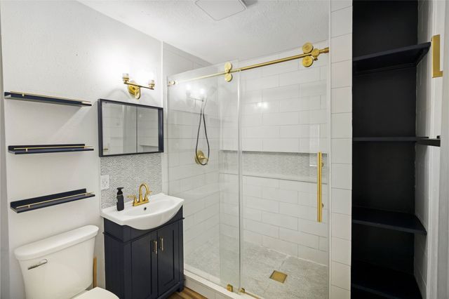 2452 W Brooklyn Avenue, Dallas, TX 75211