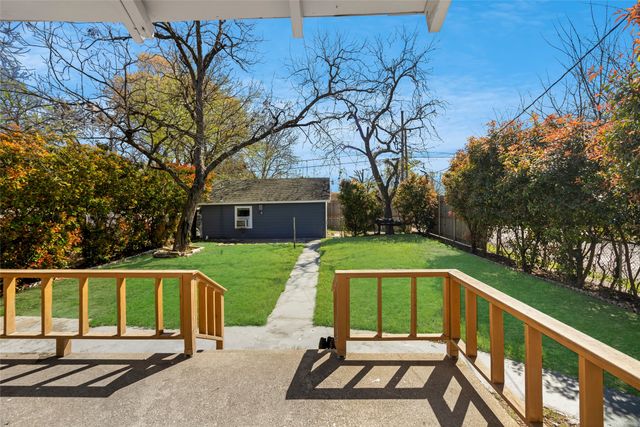 2452 W Brooklyn Avenue, Dallas, TX 75211