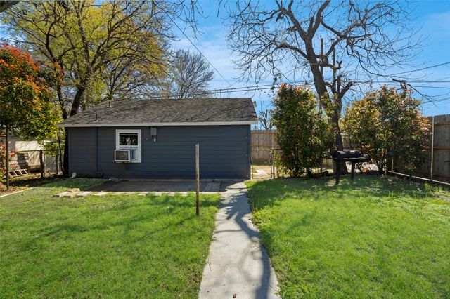 2452 W Brooklyn Avenue, Dallas, TX 75211