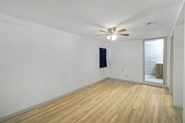 2452 W Brooklyn Avenue, Dallas, TX 75211