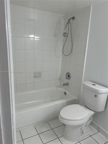 301 W Park Drive 10111, Miami, FL 33172