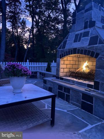 8734 LUKENS LN, Alexandria, VA 22309