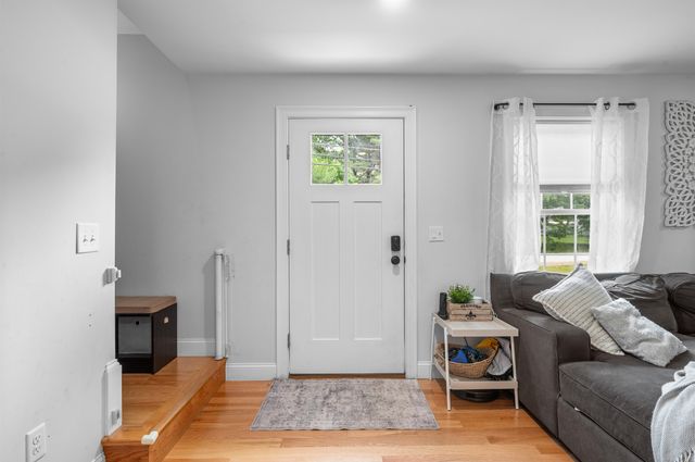 34 Crawley Falls Road, Brentwood, NH 03833