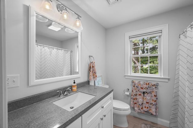 34 Crawley Falls Road, Brentwood, NH 03833