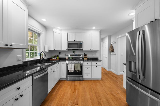 34 Crawley Falls Road, Brentwood, NH 03833