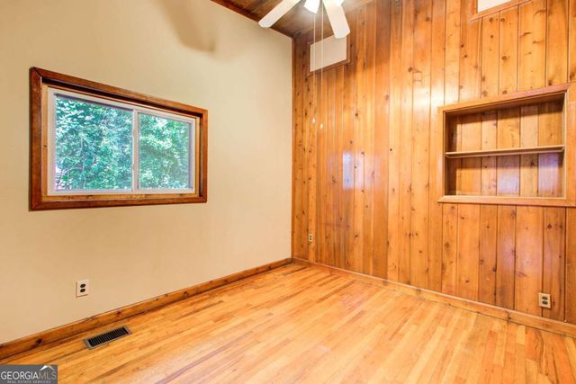 504 N Little Victoria Road, Woodstock, GA 30189