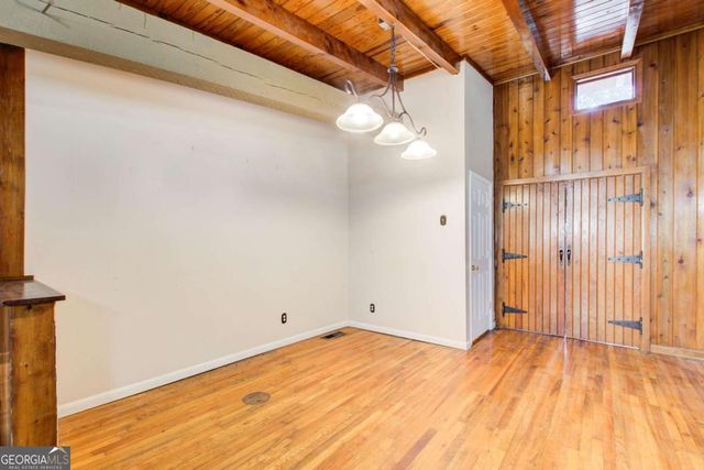 504 N Little Victoria Road, Woodstock, GA 30189