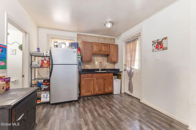 134 Front Street, Schenectady, NY 12305