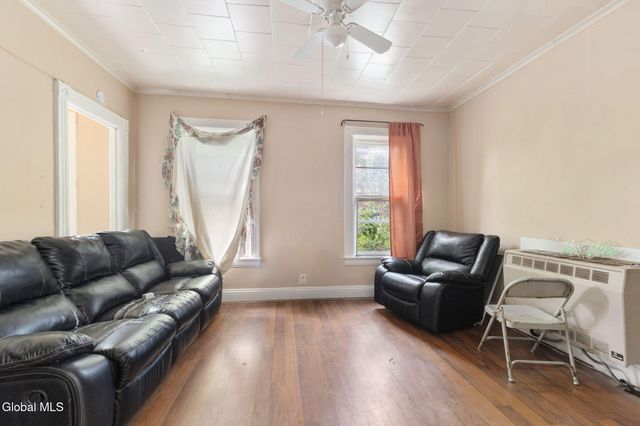 134 Front Street, Schenectady, NY 12305