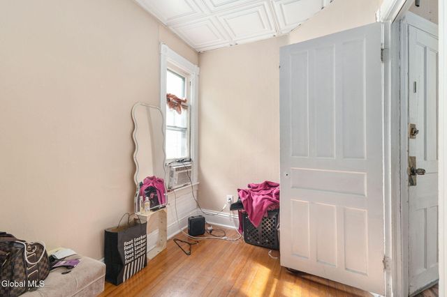 134 Front Street, Schenectady, NY 12305
