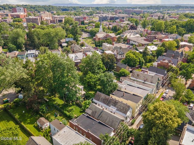 134 Front Street, Schenectady, NY 12305
