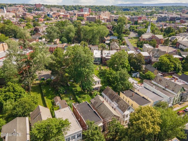 134 Front Street, Schenectady, NY 12305