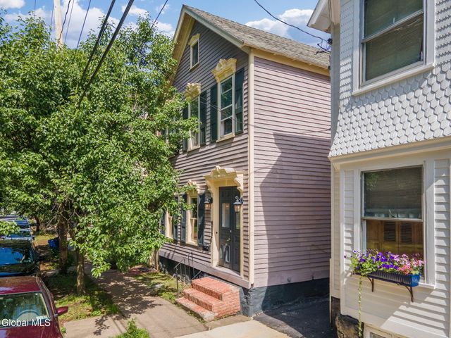 134 Front Street, Schenectady, NY 12305
