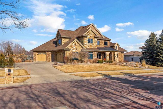 2208 W Cherrywood Cir Circle, Sioux Falls, SD 57108