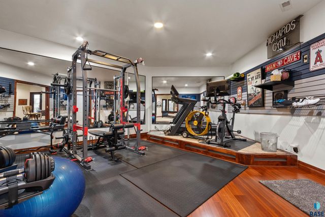 2208 W Cherrywood Cir Circle, Sioux Falls, SD 57108