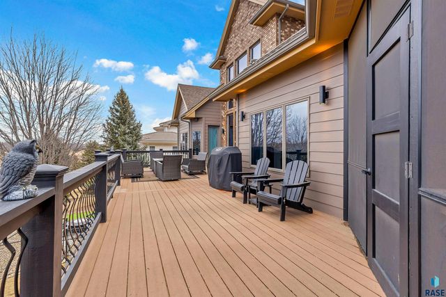 2208 W Cherrywood Cir Circle, Sioux Falls, SD 57108