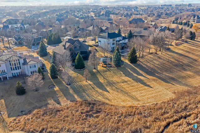 2208 W Cherrywood Cir Circle, Sioux Falls, SD 57108